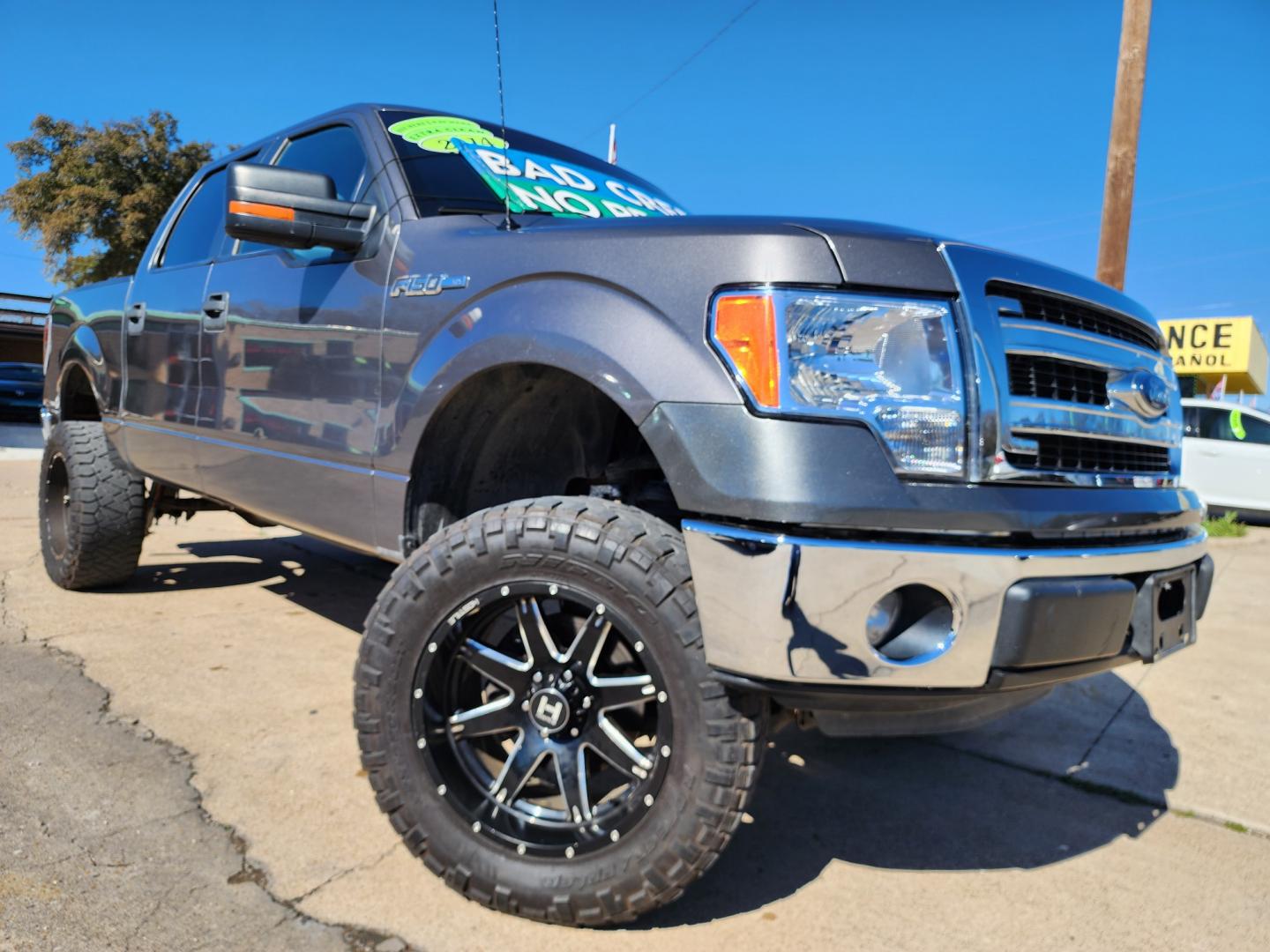 2014 GRAY Ford F-150 XLT SuperCrew (1FTEW1CM4EF) with an 3.7L V6 DOHC 24V engine, 6-Speed Automatic transmission, located at 2660 S.Garland Avenue, Garland, TX, 75041, (469) 298-3118, 32.885387, -96.656776 - Welcome to DallasAutos4Less, one of the Premier BUY HERE PAY HERE Dealers in the North Dallas Area. We specialize in financing to people with NO CREDIT or BAD CREDIT. We need proof of income, proof of residence, and a ID. Come buy your new car from us today!! This is a very well cared for 2014 FO - Photo#0